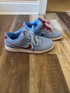 Nike Low Top Sneakers - Light Blue with Maroon Accents
